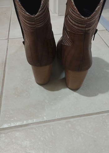 Kadın Kahverengi Yılan Derisi Desenli Dolgu Topuk Bot - Görsel 3