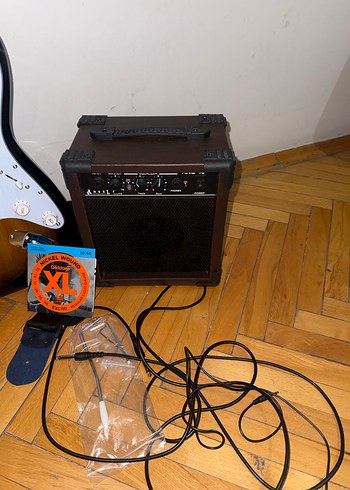 Jay Turser JY-300M-TSB elektro gitar ve Angel ANG-10-BK amfi - Görsel 5