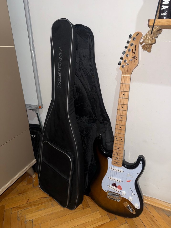 Jay Turser JY-300M-TSB elektro gitar ve Angel ANG-10-BK amfi - Görsel 2
