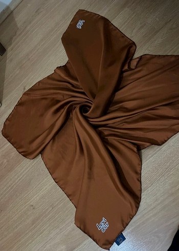 Kahverengi Kadın İpek eşarp