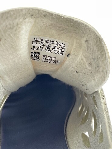 37 Beden çeşitli Renk Adidas Spor Ayakkabı %70 İndirimli.