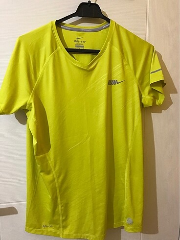 Nike kadın T-shirt