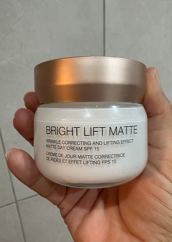 Kiko Bright Lift Matte