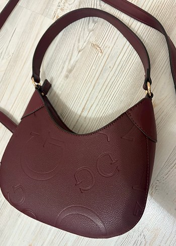 Guess bordo çanta - Görsel 4