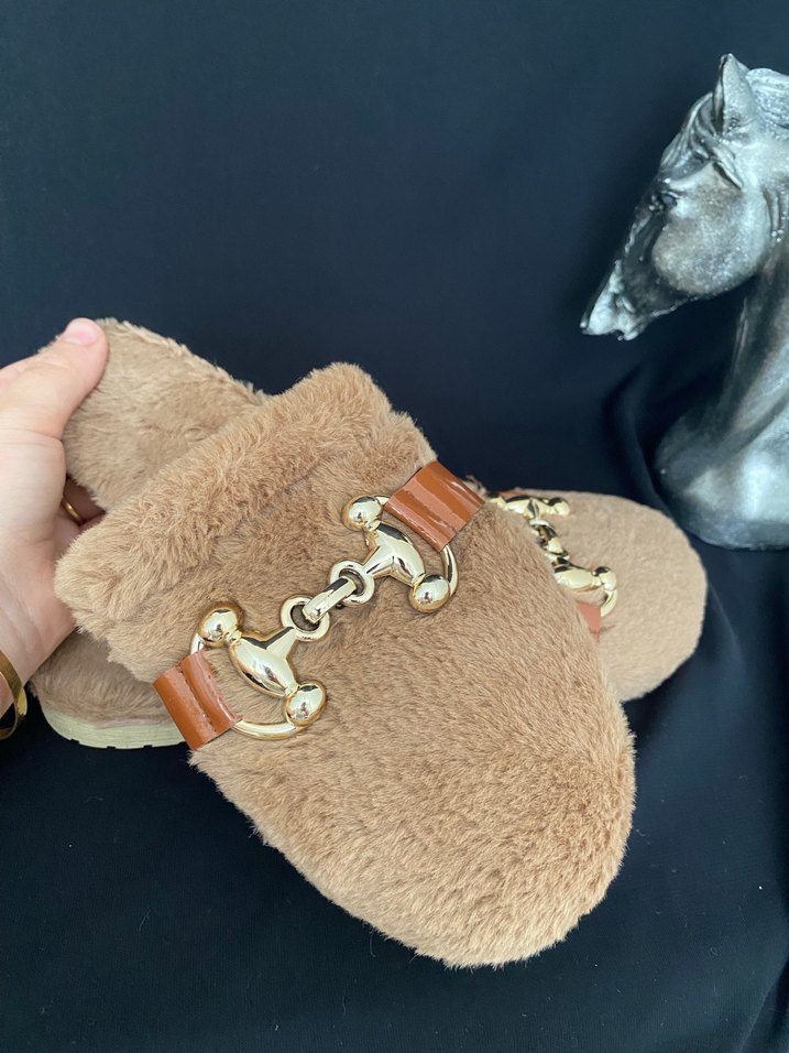 Kahverengi Kürklü Kadın Ev Terliği - Görsel 2