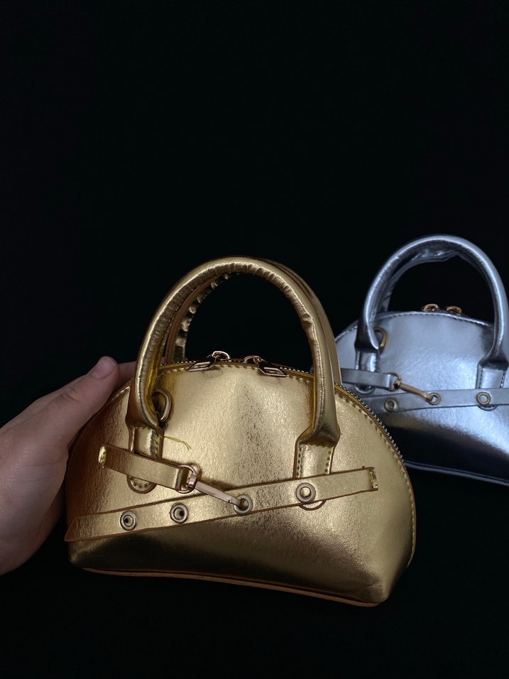 Tokalı Altın Renk Biker Deri Kadın Çanta - Görsel 2