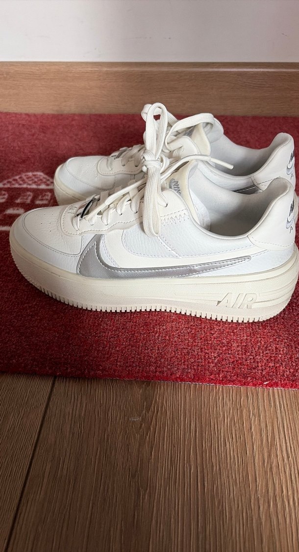 Beyaz Nike Air Force 1 Kadın  Spor Ayakkabı - Görsel 3