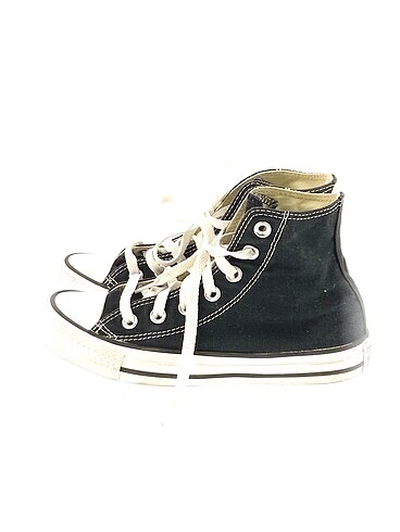 Converse Spor Ayakkabı %70 İndirimli.