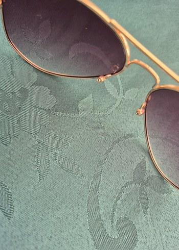 Ray Ban Şeffaf Pembe Kadın Güneş Gözlüğü