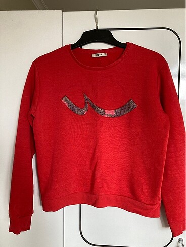Sweatshirt