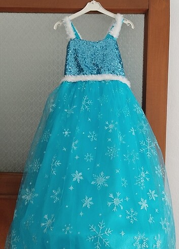 Diğer Elsa kostümü ve tacı