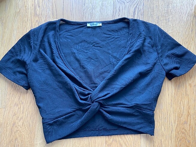 Siyah crop