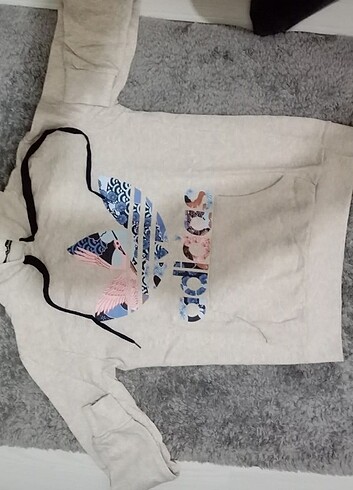 s Beden Adidas markalı sweatshirt