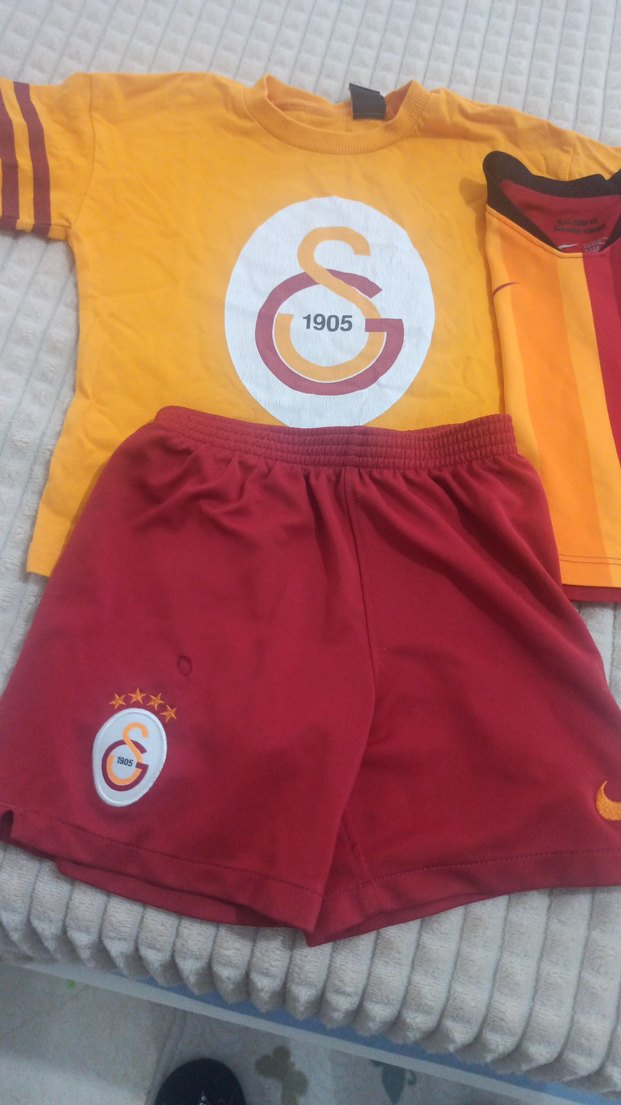 Erkek çocuk Kısa Kollu Renkli Spor Forması - Görsel 2