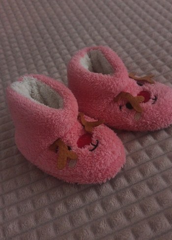 Kız Çocuk Pembe Kürklü Nakışlı Ev Terliği - Görsel 3