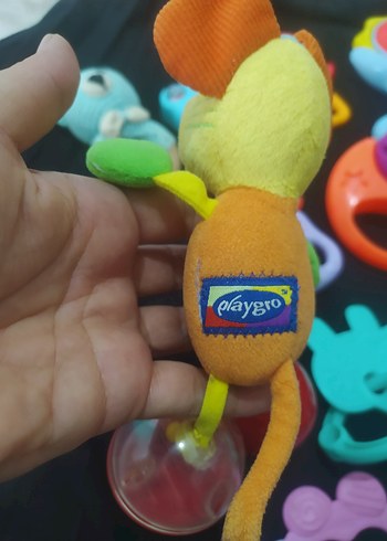 Beden Renkli Bebek Diş Kaşıyıcı ve Çıngırak Seti
