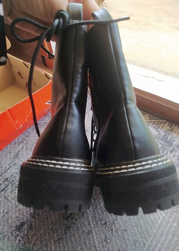 Siyah Bağcıklı Gotik Kadın Botları - Görsel 6