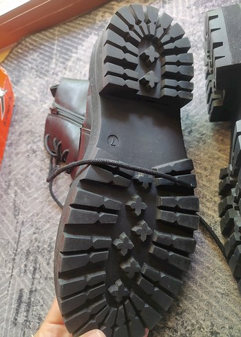 Siyah Bağcıklı Gotik Kadın Botları - Görsel 7