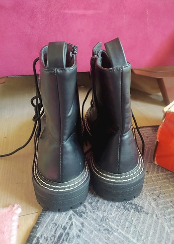 Siyah Bağcıklı Gotik Kadın Botları - Görsel 5