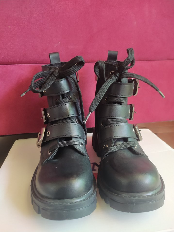 Siyah Deri Gotik Tokalı Kadın Bot - Görsel 2