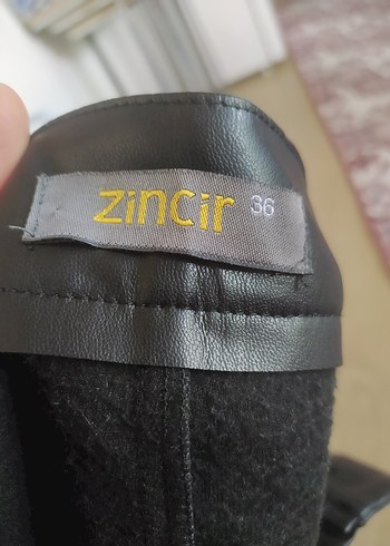 Siyah Deri Yılan Desenli Kadın Pantolon - Görsel 4