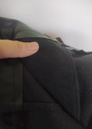 Siyah Deri Yılan Desenli Kadın Pantolon - Görsel 3