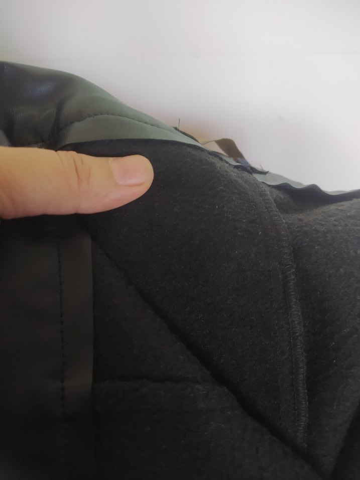 Siyah Deri Yılan Desenli Kadın Pantolon - Görsel 3