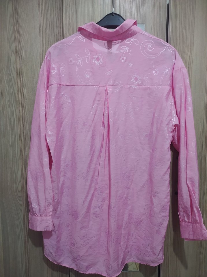 Düğmeli Pembe V Yaka Uzun Kollu Gömlek - Görsel 4