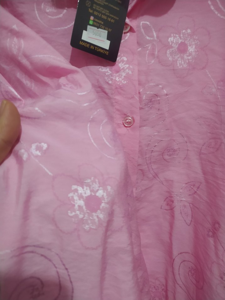 Düğmeli Pembe V Yaka Uzun Kollu Gömlek - Görsel 2