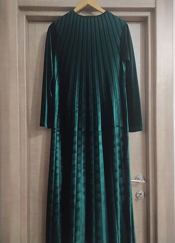 Zümrüt yeşili kadife elbise - Görsel 8