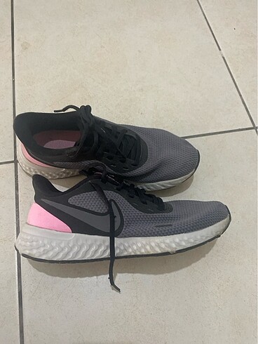 Nike spor ayakkabı