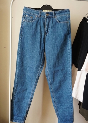 mom jean