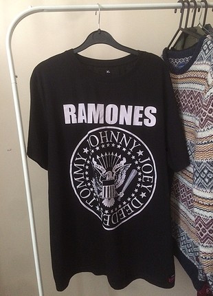 Ramones tişörtü