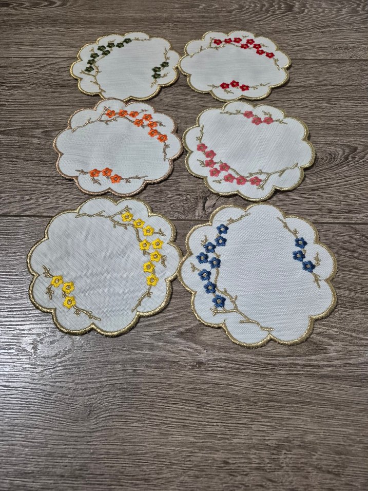 Çiçek İşlemeli Yuvarlak Peçete Seti - Görsel 2