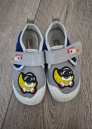 Gri Erkek Çocuk Kaydırmaz Terlik 26 numara kreş ayakkabısı - Görsel 4