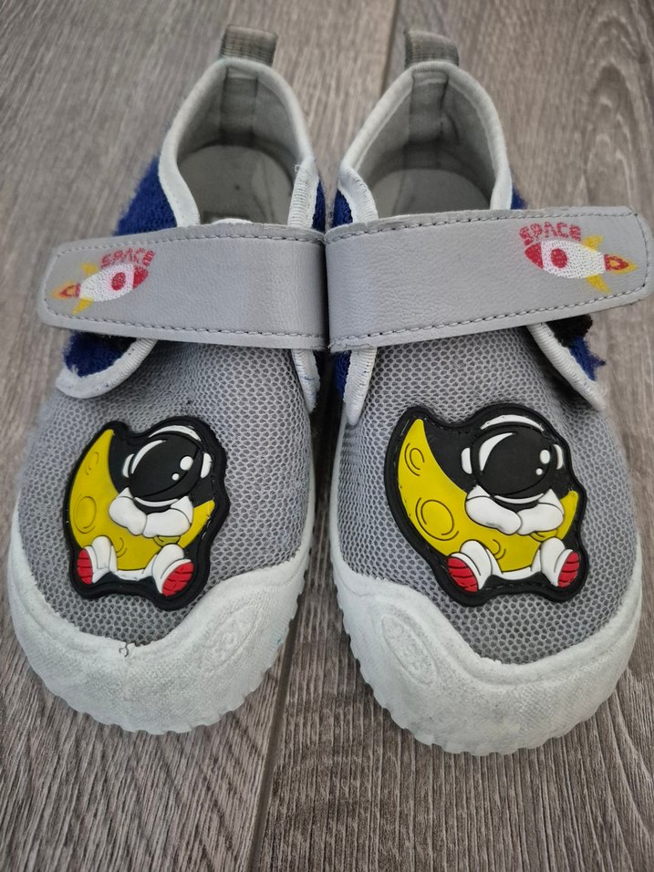 Gri Erkek Çocuk Kaydırmaz Terlik 26 numara kreş ayakkabısı - Görsel 2