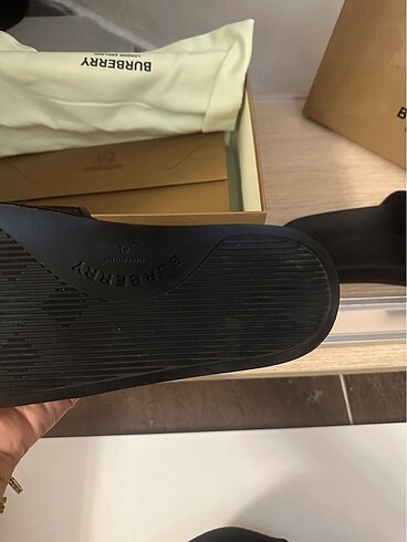 41 Beden Orjinal Burberry erkek terliği
