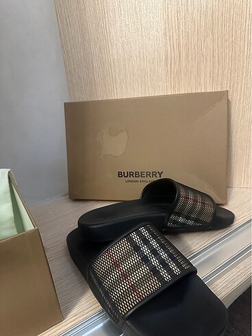 Orjinal Burberry erkek terliği