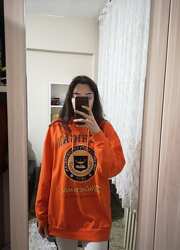 Turuncu sweatshirt 