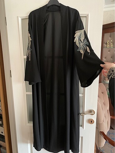 Uzun siyah Kimono