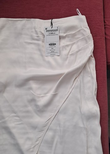 Beyaz Drapeli Uzun Kadın Etek - Görsel 4
