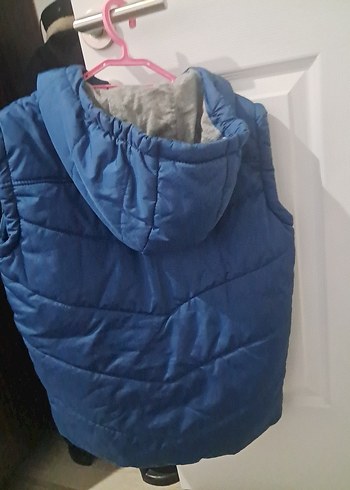 Erkek Çocuk Mavi Kapüşonlu Fermuarlı Yelek - Görsel 3