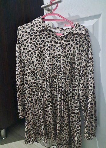 Bej Çiçek Desenli Midi Gömlek Elbise - Görsel 3