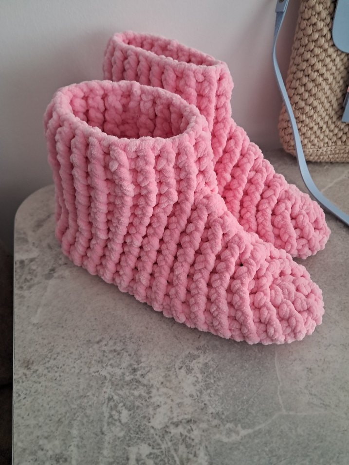 Kız Çocuk Pembe Örgü Sıcak Ev Terliği - Görsel 2