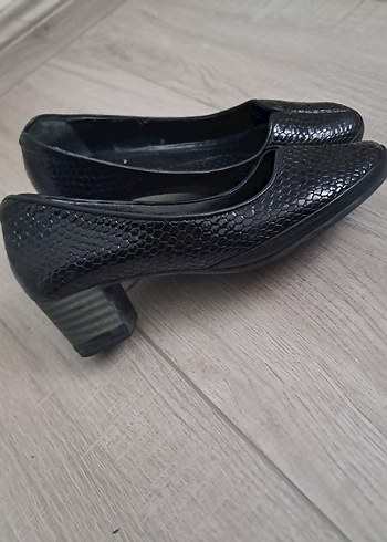 Siyah Yılan Desenli Dolgu Topuklu Kadın Babet - Görsel 4