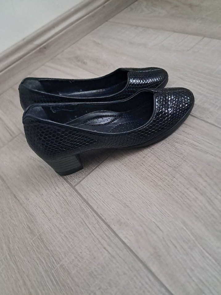 Siyah Yılan Desenli Dolgu Topuklu Kadın Babet - Görsel 2