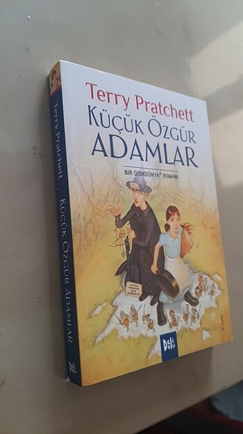  Terry Pratchett-Diskdünya Serisi 30. Kitap Küçük Özgür Adamlar
