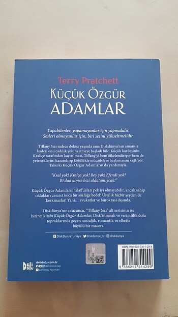  Beden Renk Terry Pratchett-Diskdünya Serisi 30. Kitap Küçük Özgür Adamlar