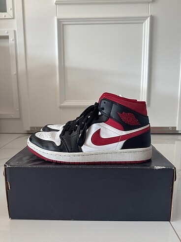 Nike Air Jordan 1