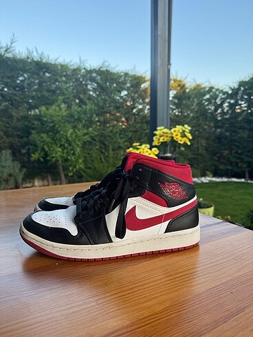 Nike Air Jordan 1